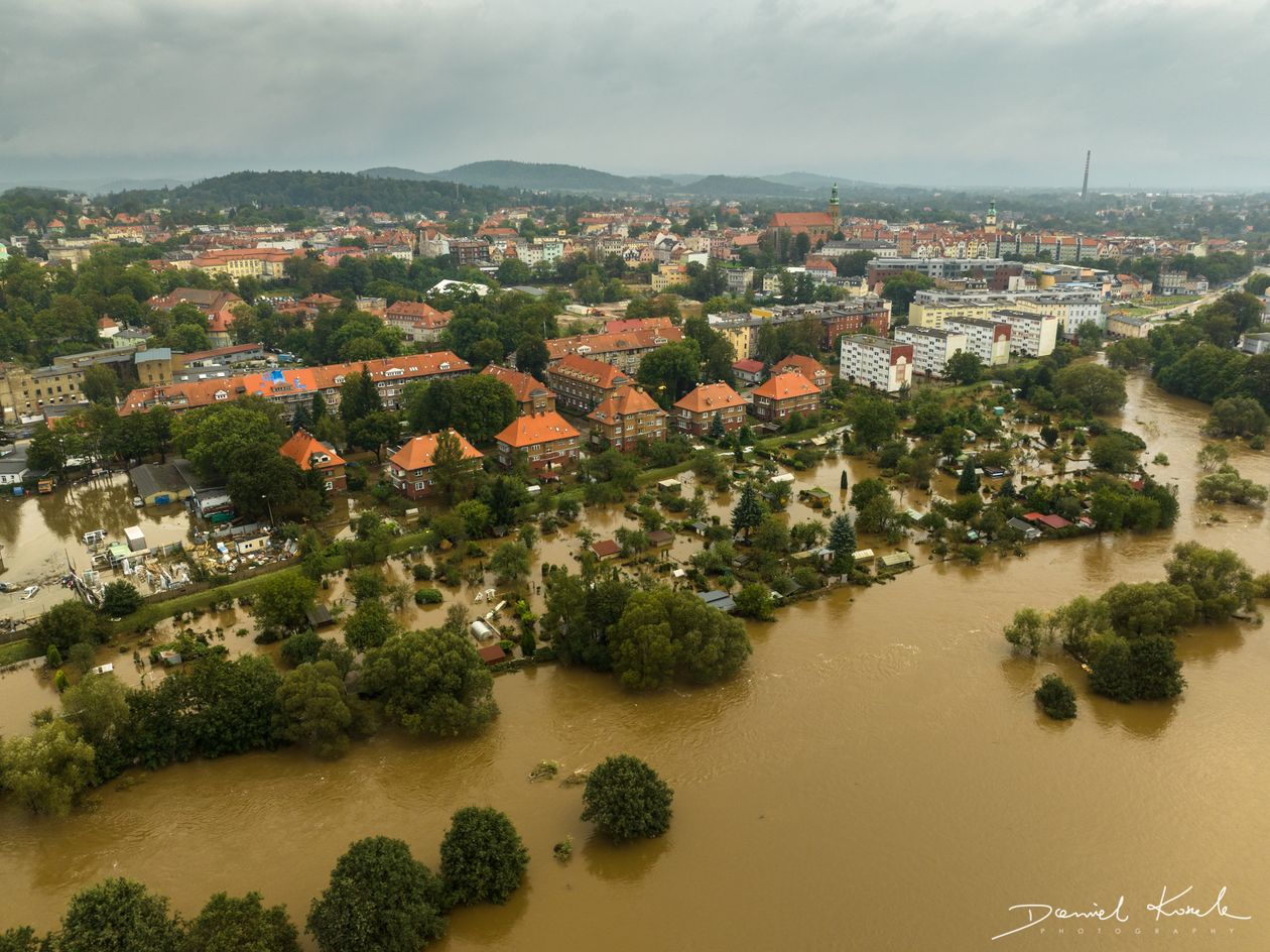 Jelenia Góra: Ruszyli z pomocą w teren