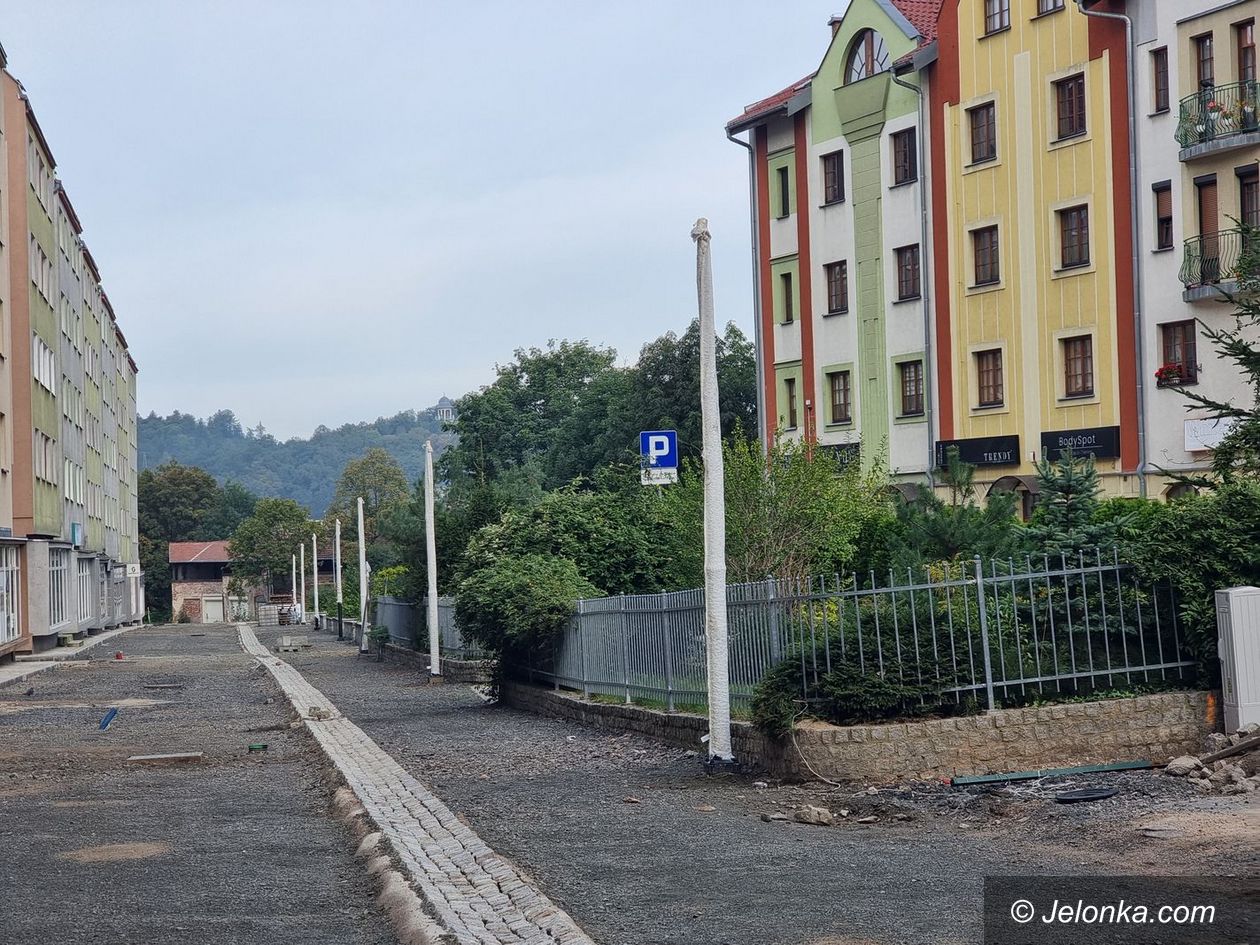 Jelenia Góra: Wymiana latarni na Kopernika