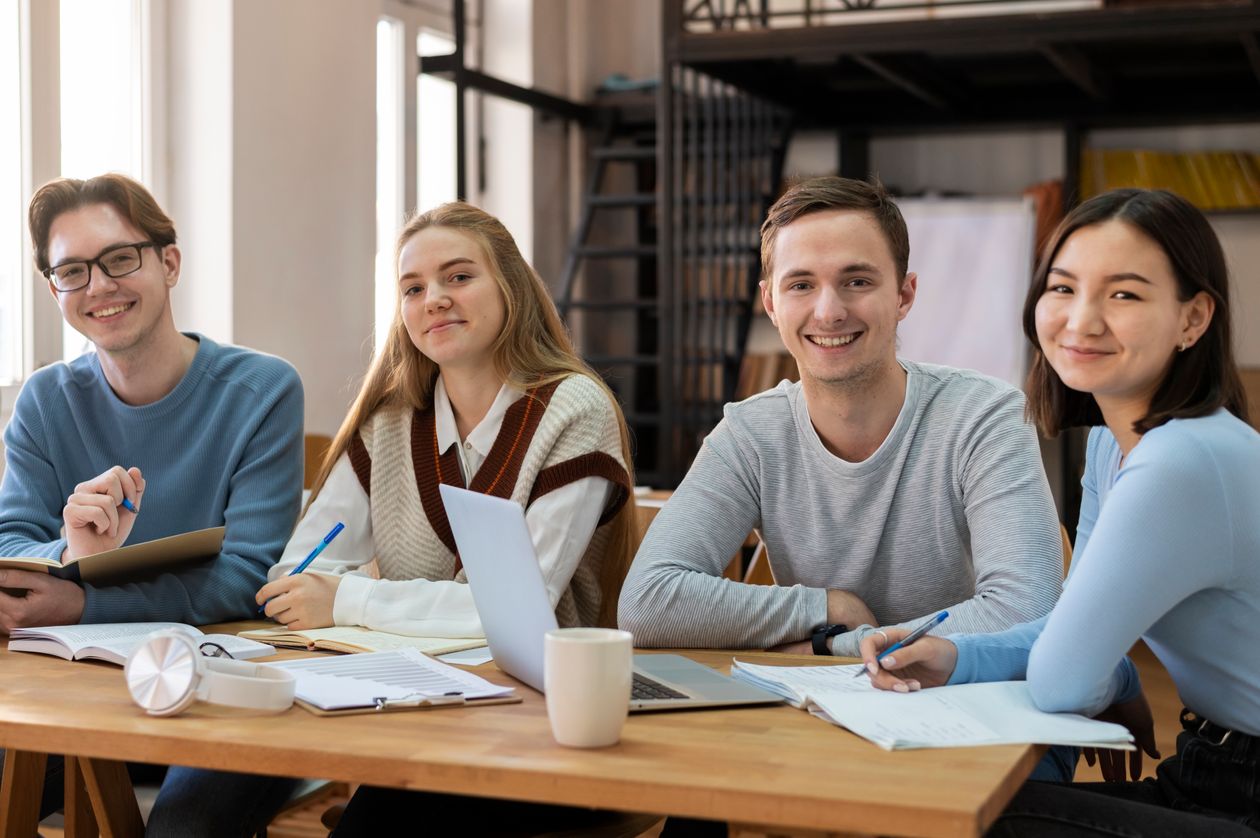 Polska: Prawie połowa studentów nie kończy studiów!