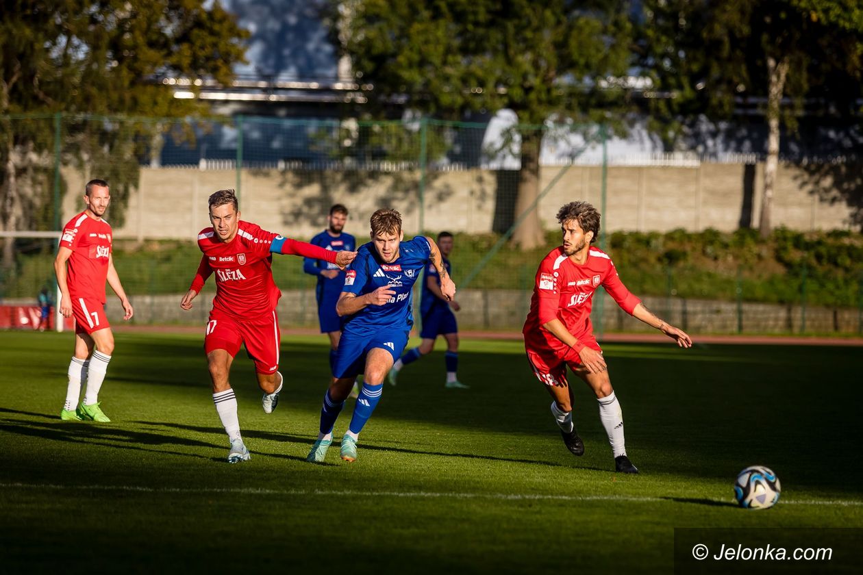 III liga: Karkonosze rozbite w Kluczborku