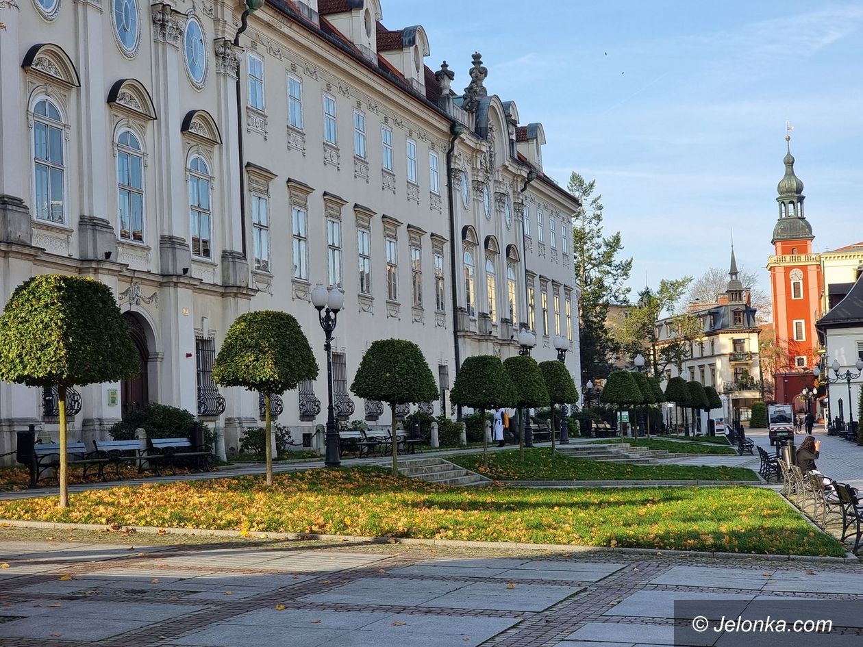 Cieplice: Przybędzie kwiatów przy Placu Piastowskim