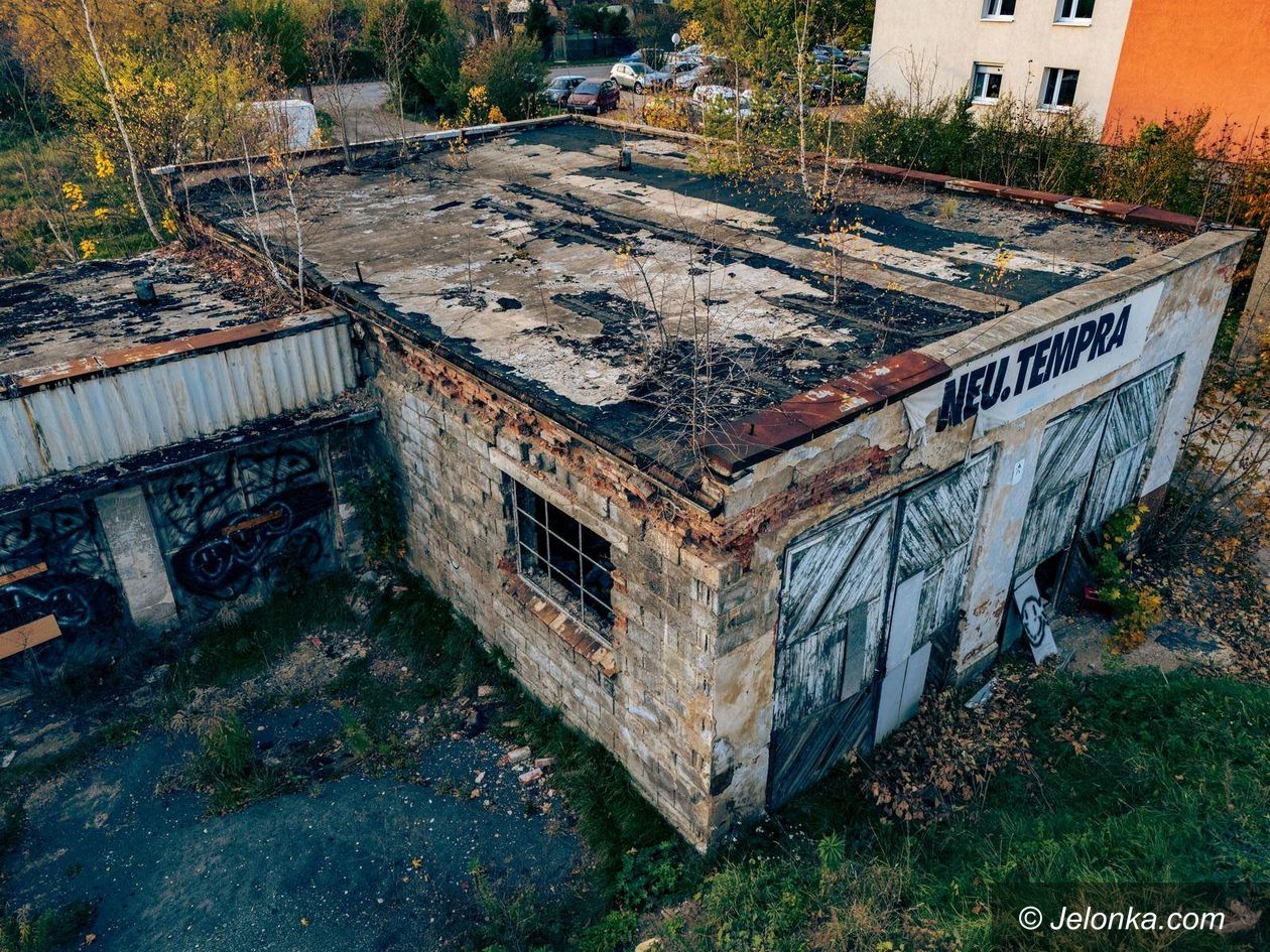 Jelenia Góra: Opuszczone garaże do rozbiórki