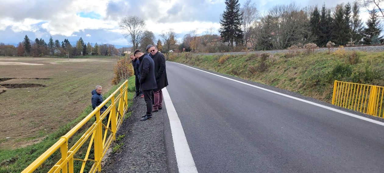 Powiat: Powiat wyremontował drogę w Łomnicy