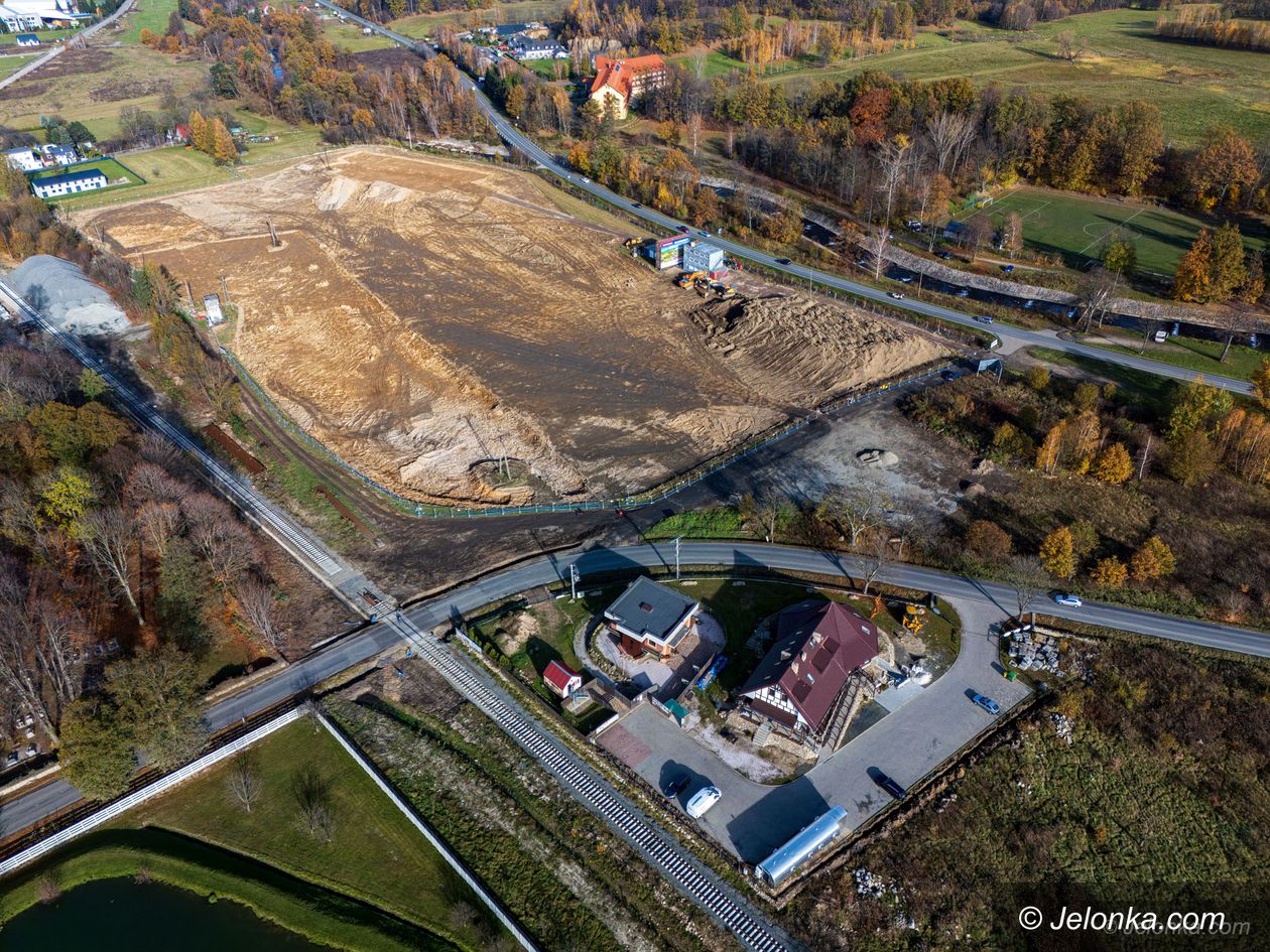 Miłków: W Miłkowie budują centrum handlowe