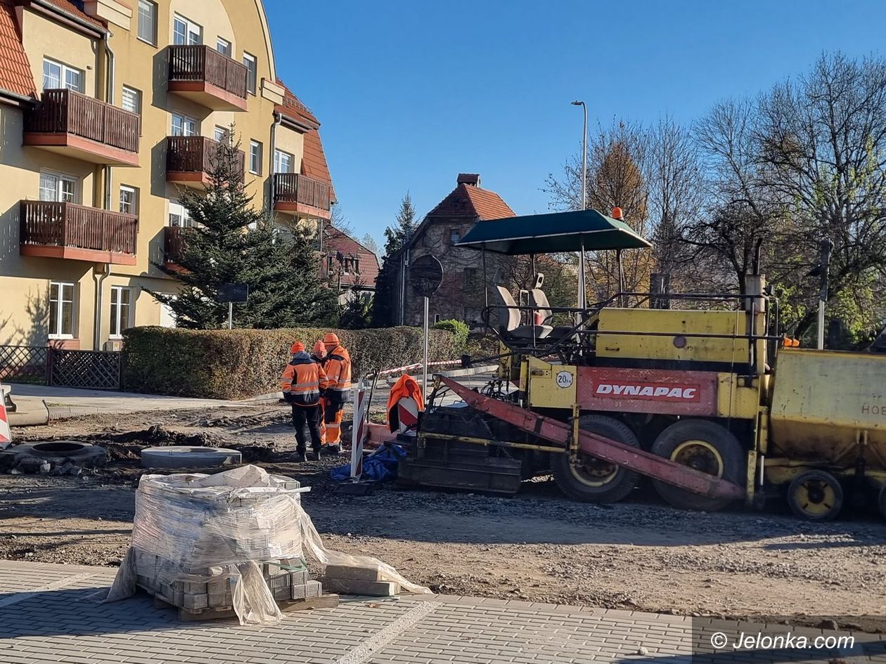 Cieplice: Jesień na przebudowie placu