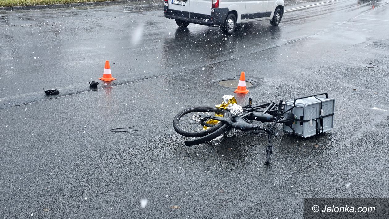 Jelenia Góra: Rowerzystka potrącona na Wolności