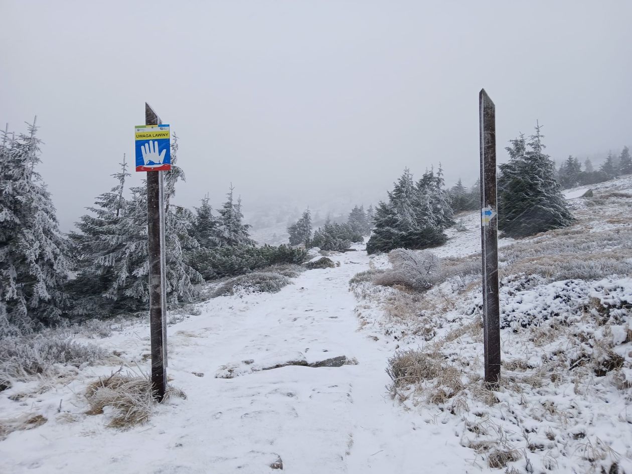 Karkonosze: Zamknięty szlak do schroniska Nad Łomniczką