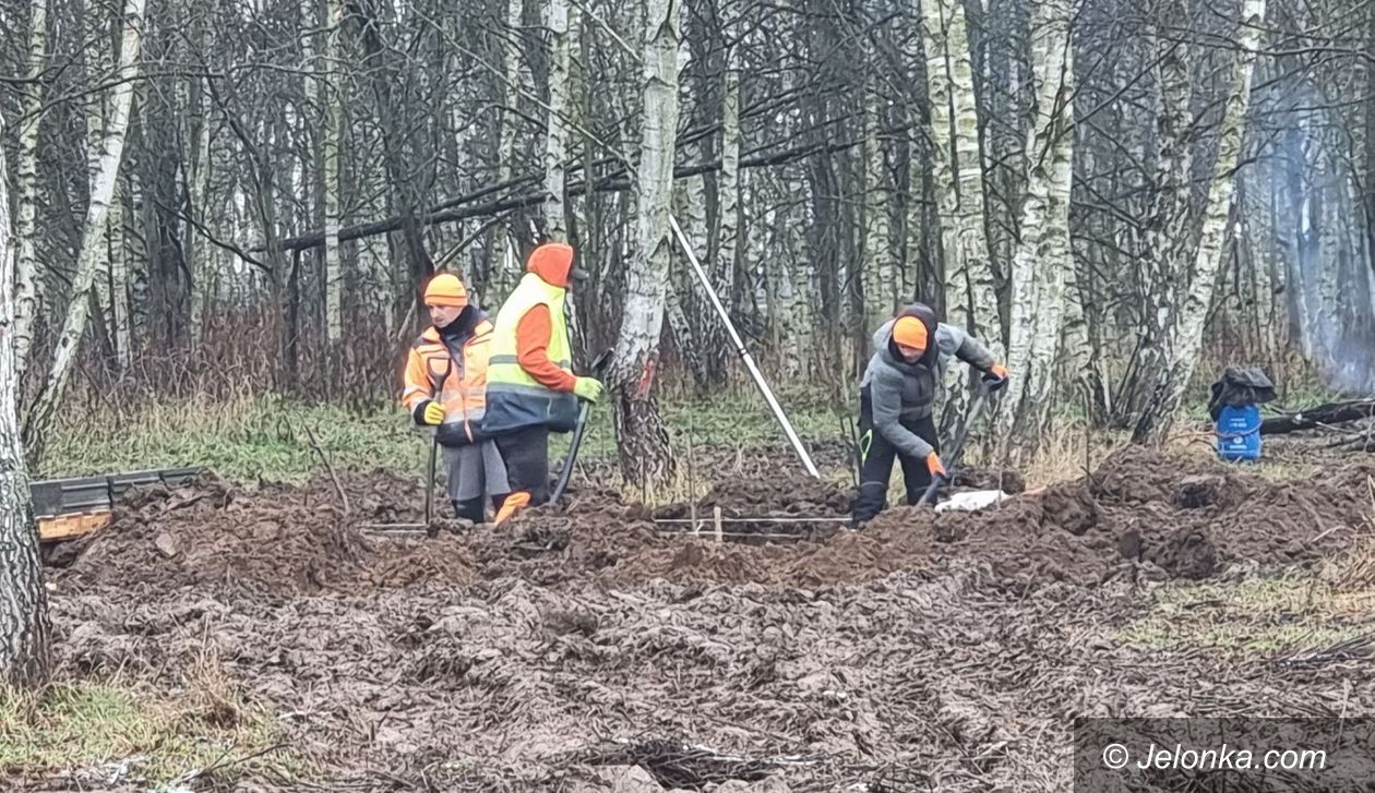 Jelenia Góra: Kopią na budowie Brzozowego Zakątka