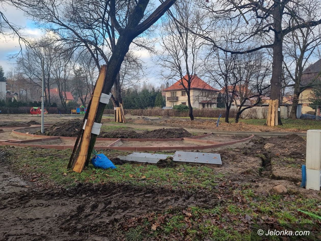 Sobieszów: Odnowiony plac zabaw z budżetu obywatelskiego