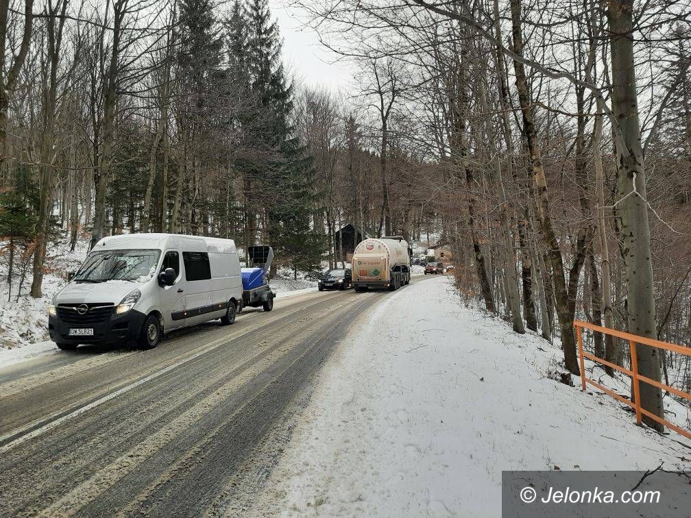 Dolny Śląsk: Tak ślisko, że zamknęli drogę