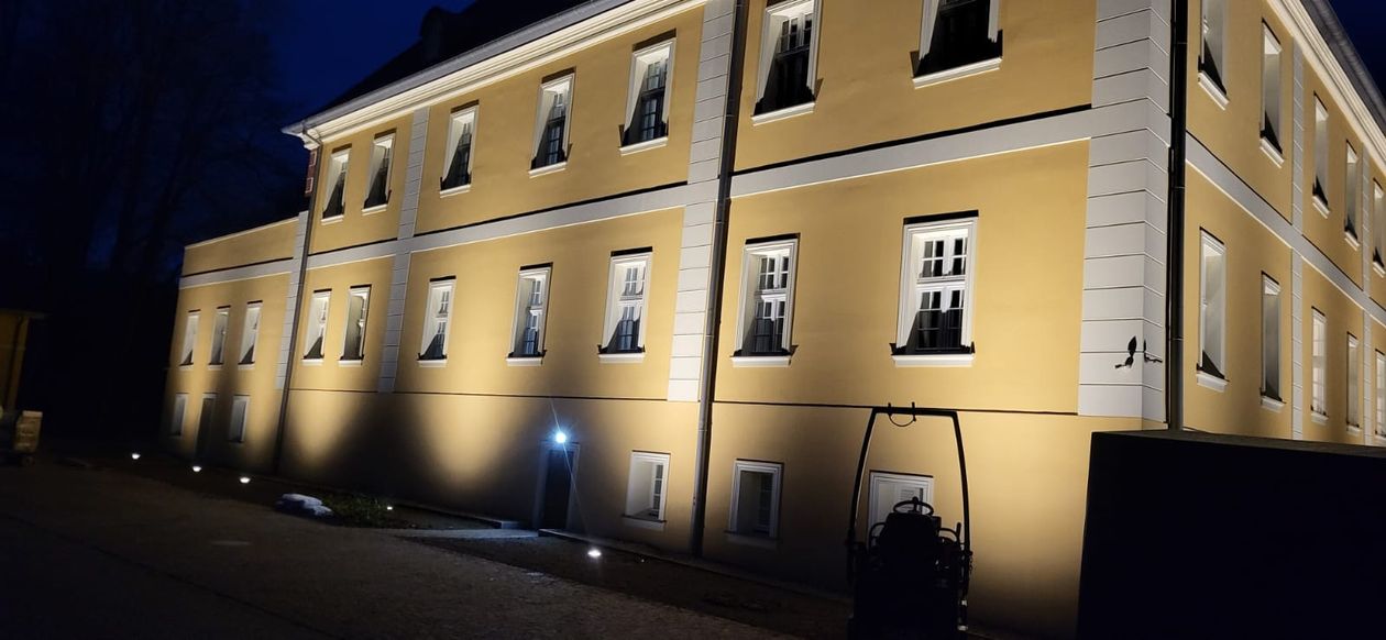 Bukowiec: Pałac w nowej iluminacji