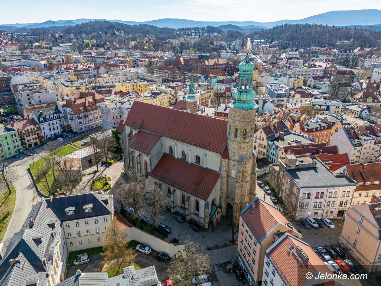 Dolny Śląsk: Czuwanie w bazylice w Jeleniej Górze