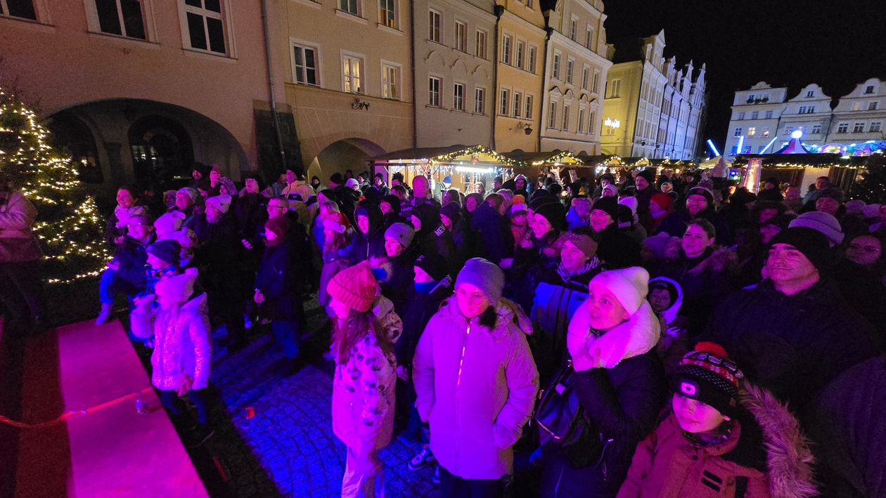 Jelenia Góra: Kolejki po choinki i paczki