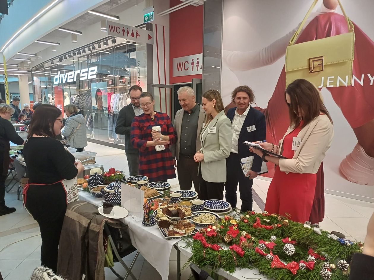 Jelenia Góra: Wigilijne stoły w Galerii Nowy Rynek