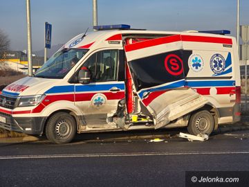 Wypadek karetki w Jeleniej Górze