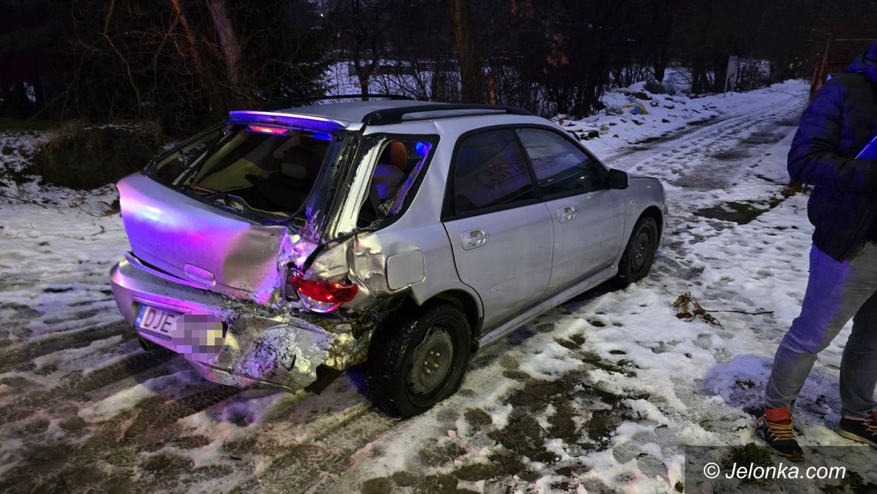 Jelenia Góra: Kolizja busa i Subaru na Spółdzielczej