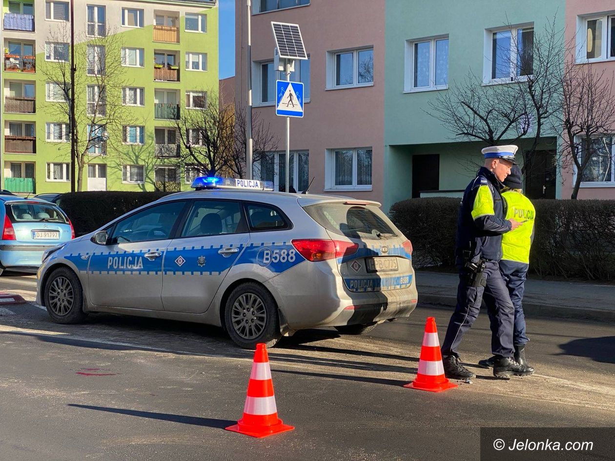 Jelenia Góra: Pieszy w szpitalu – potrącenie na Różyckiego