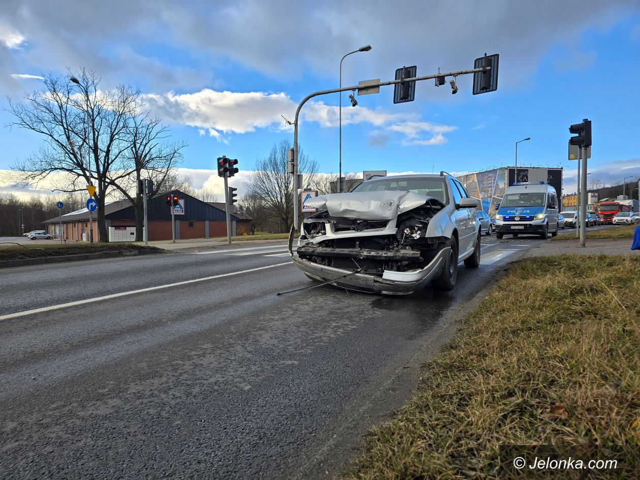 Jelenia Góra: Wypadek koło Aniluxu