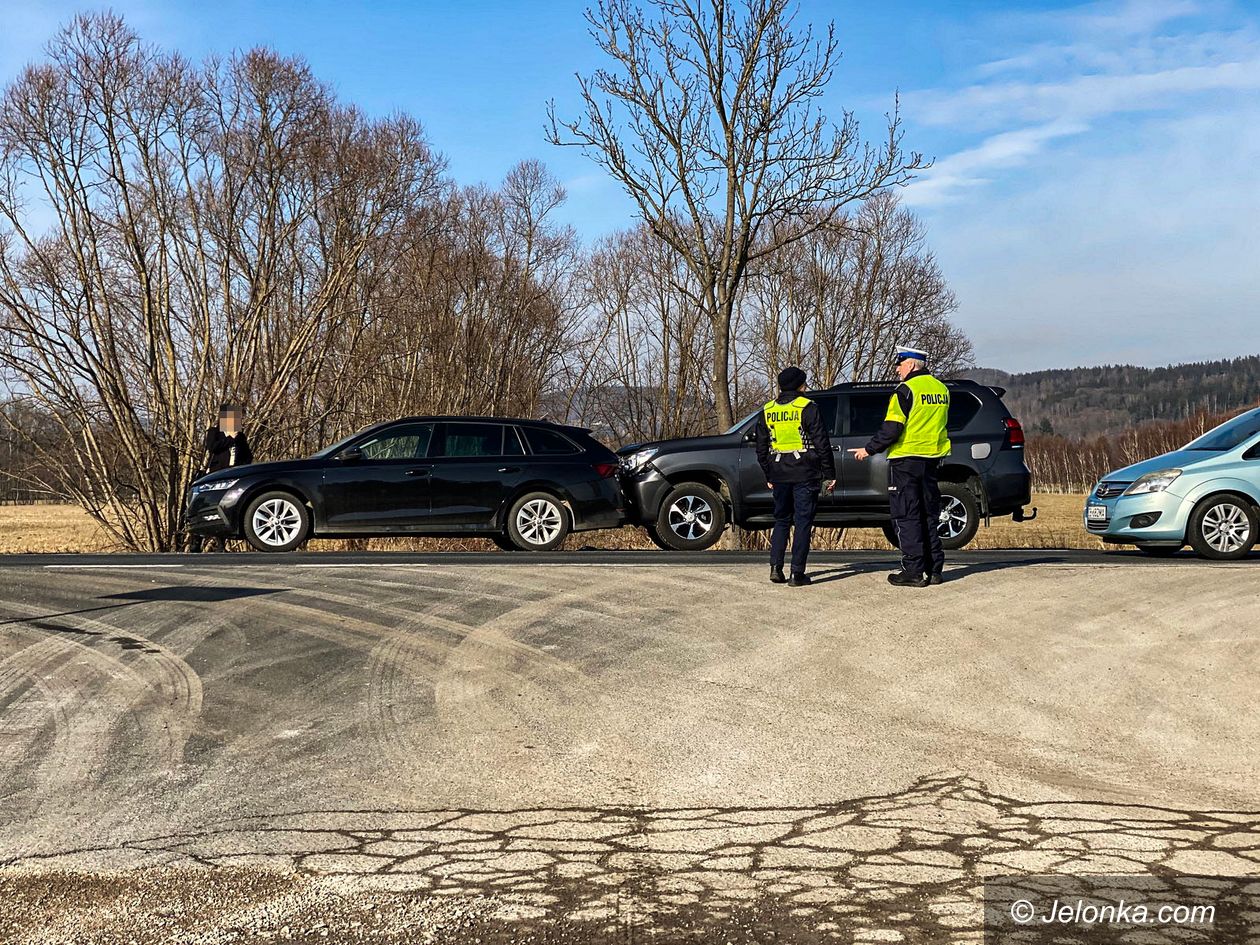 Powiat: Drobna kolizja w Radomierzu