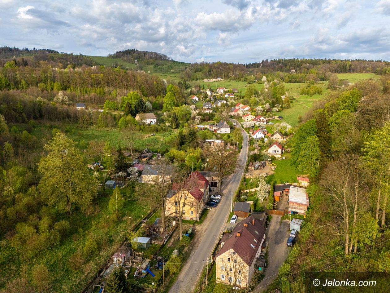 Janowice Wielkie: Świetlica dla Komarna