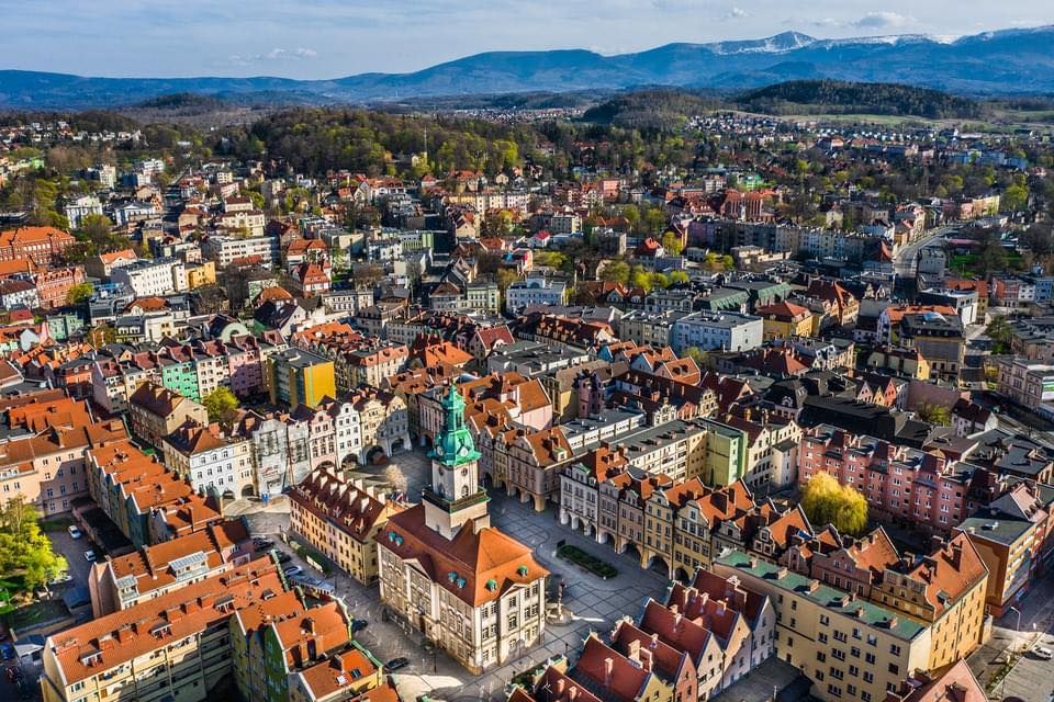 Jelenia Góra: Ogromne środki na jeleniogórską oświatę i drogi