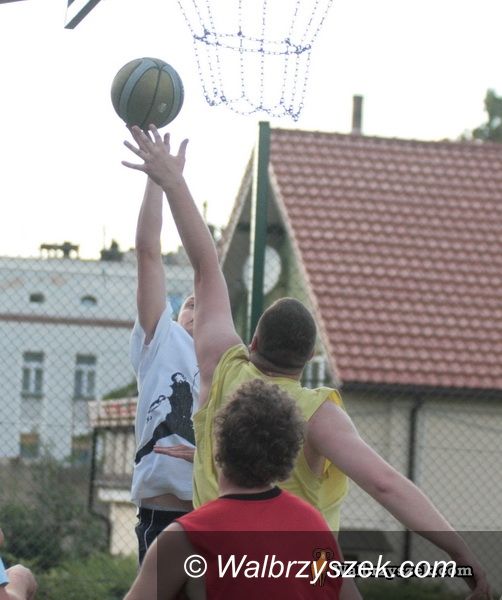 Świebodzice: I Wakacyjny Turniej Streetballa w Świebodzicach