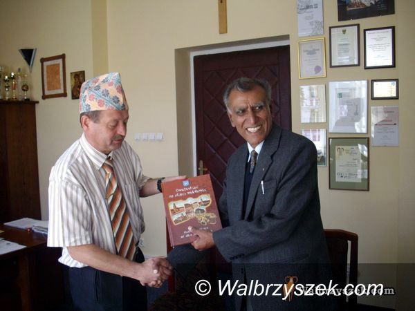 REGION, Świebodzice: Nepalski polityk odwiedził burmistrza Świebodzic