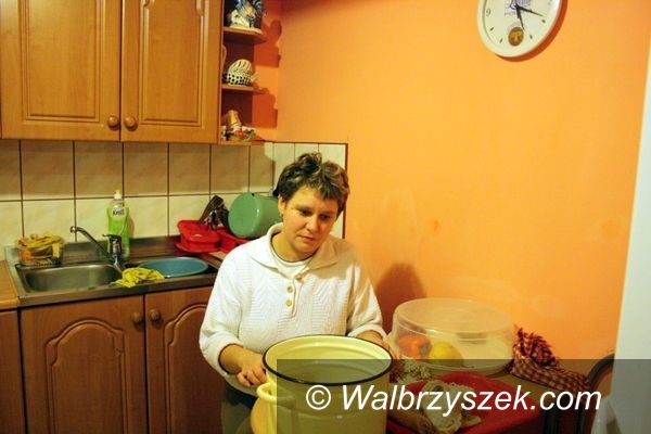 Wałbrzych: Dom i mieszkańcy rok bez wody