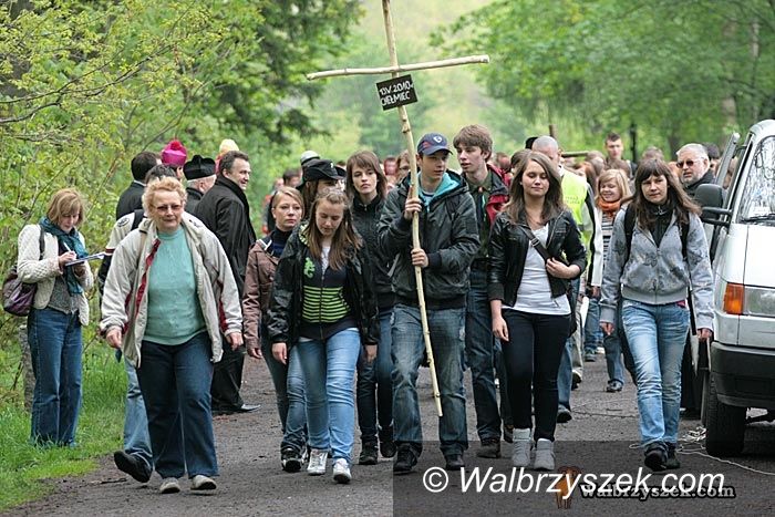 Wałbrzych: Młodzież modliła się na Chełmcu
