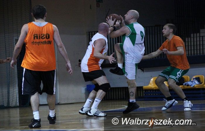 Wałbrzych: IV kolejka OSiR Basket Ligi