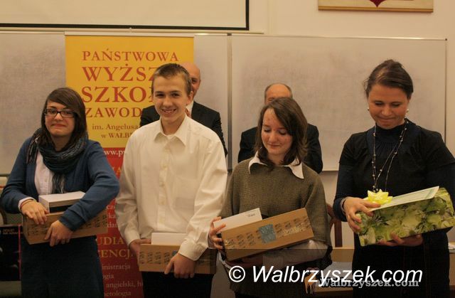 Wałbrzych/REGION: Przedsiębiorcza młodzież nagrodzona