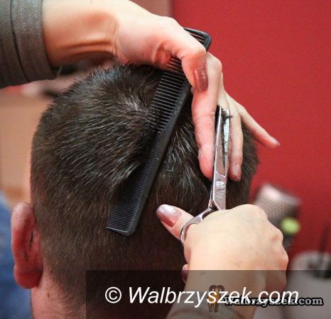 Wałbrzych: U fryzjera i manikiurzystki przed Sylwestrem