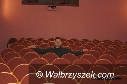 Wałbrzych: Kup fotel i pomóż Teatrowi Lalki i Aktora w Wałbrzychu