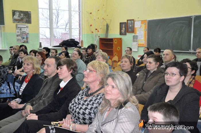 REGION, Głuszyca: Gimnazjum w Głuszycy: „Szóstak” na szóstkę