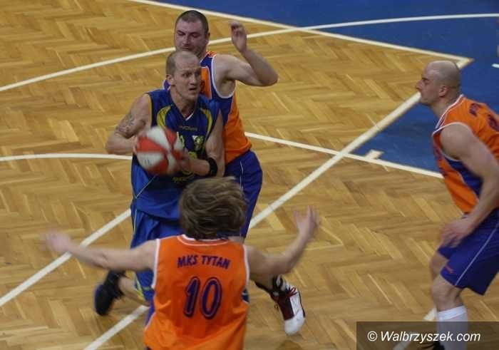 III-liga koszykarzy: Nie w Wałbrzychu, a w Sosnowcu