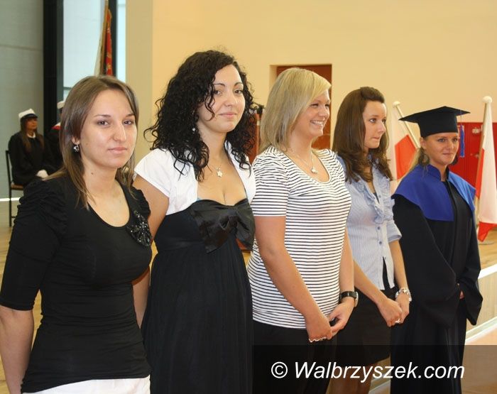 Wałbrzych: Studenci odebrali dyplomy