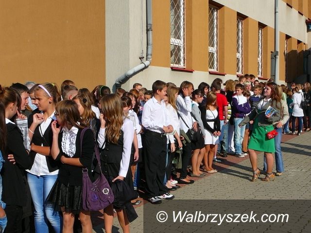 Boguszów - Gorce: Gimnazjum  nr  1 w Boguszowie – Gorcach przywitało nowy rok szkolny