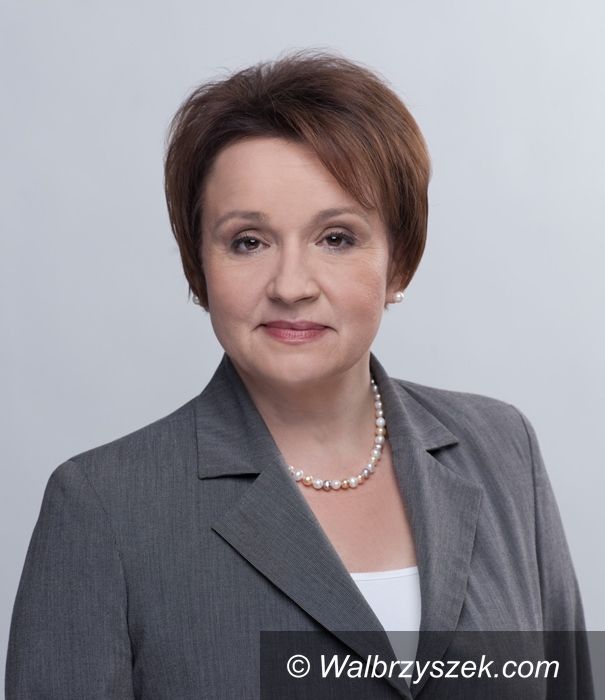 Wałbrzych: Poseł Anna Zalewska pyta o stypendia dla najzdolniejszych studentów
