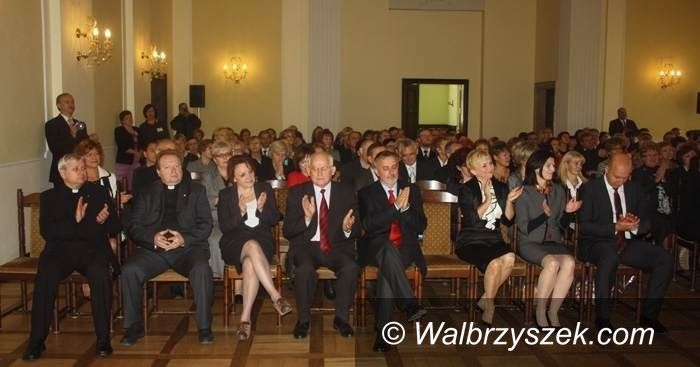 Wałbrzych: Uroczysta sesja Sejmiku Województwa Dolnośląskeigo odbędzie się w Zamku Książ