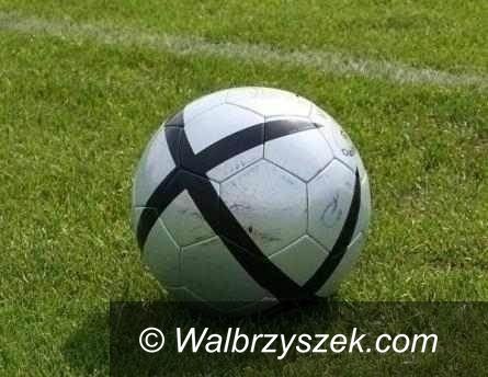 REGION: Piłkarska klasa okręgowa: Mieroszów i Szczawno zmniejszyły dystans do Nysy