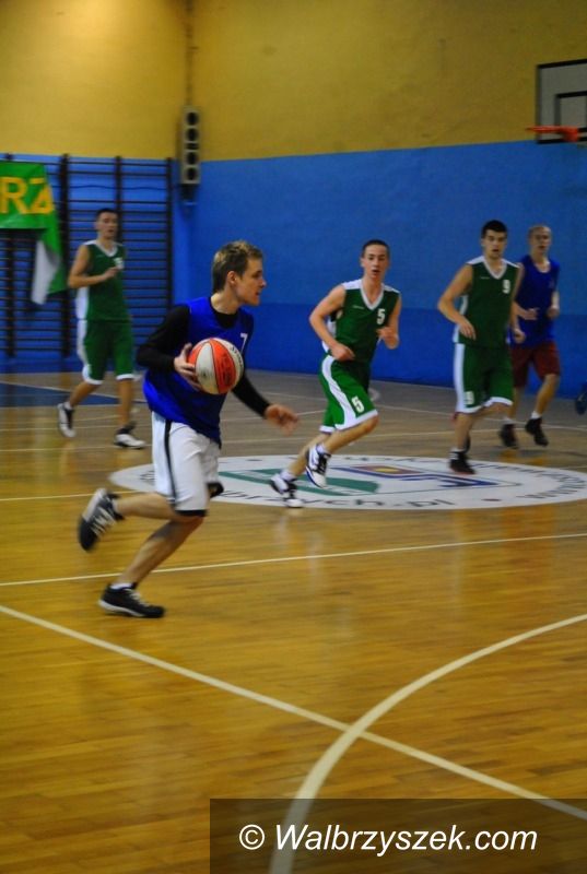 Wałbrzych: Bez niespodzianek w koszykówce szkół ponadgimnazjalnych