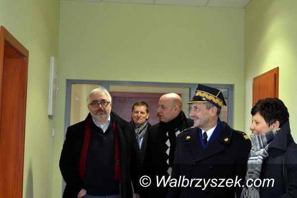 Wałbrzych: Komendanci i Wojewoda z wizytą w strażnicy