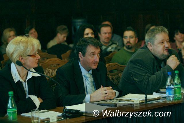 Wałbrzych: Dyskusja o mieszkaniach zdominowała sesję rady miasta