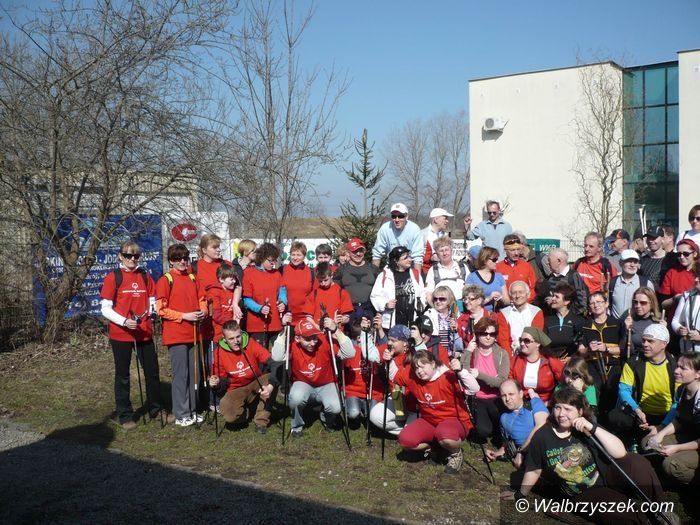 Wałbrzych: Uczniowie PSPS nr 10 i PGS nr 10 w Wałbrzychu dołączyli do grona miłośników Nordic Walking