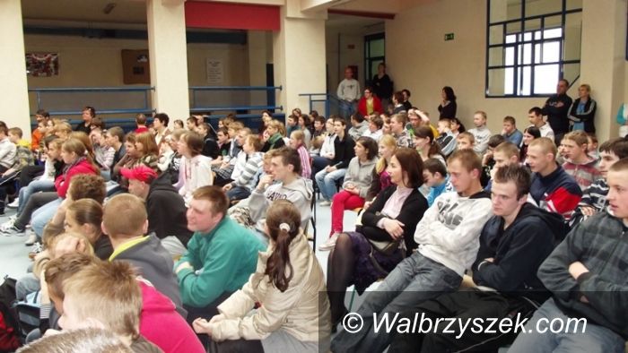 Wałbrzych: Szkoła Specjalna w Wałbrzychu uczciła Światowy Dzień Teatru