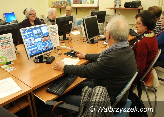 Wałbrzych: Multimedialne warsztaty dla seniorów młodych duchem
