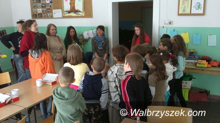 Wałbrzych: Warsztaty z okazji dnia dziecka „Malujemy Murale”
