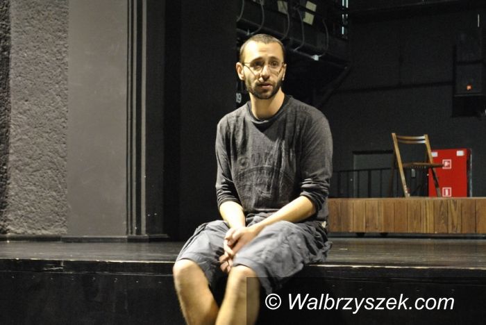 Wałbrzych: Kulisy spektaklu „PIN – OKIO” w Teatrze Dramatycznym