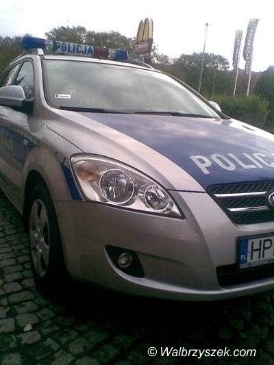 Wałbrzych: Sprawca zniszczenia samochodu w policyjnym areszcie