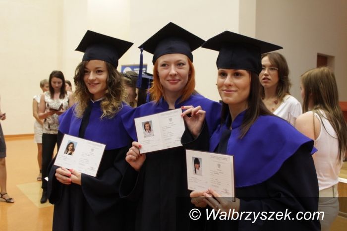 Wałbrzych: Dyplomy na PWSZ rozdane